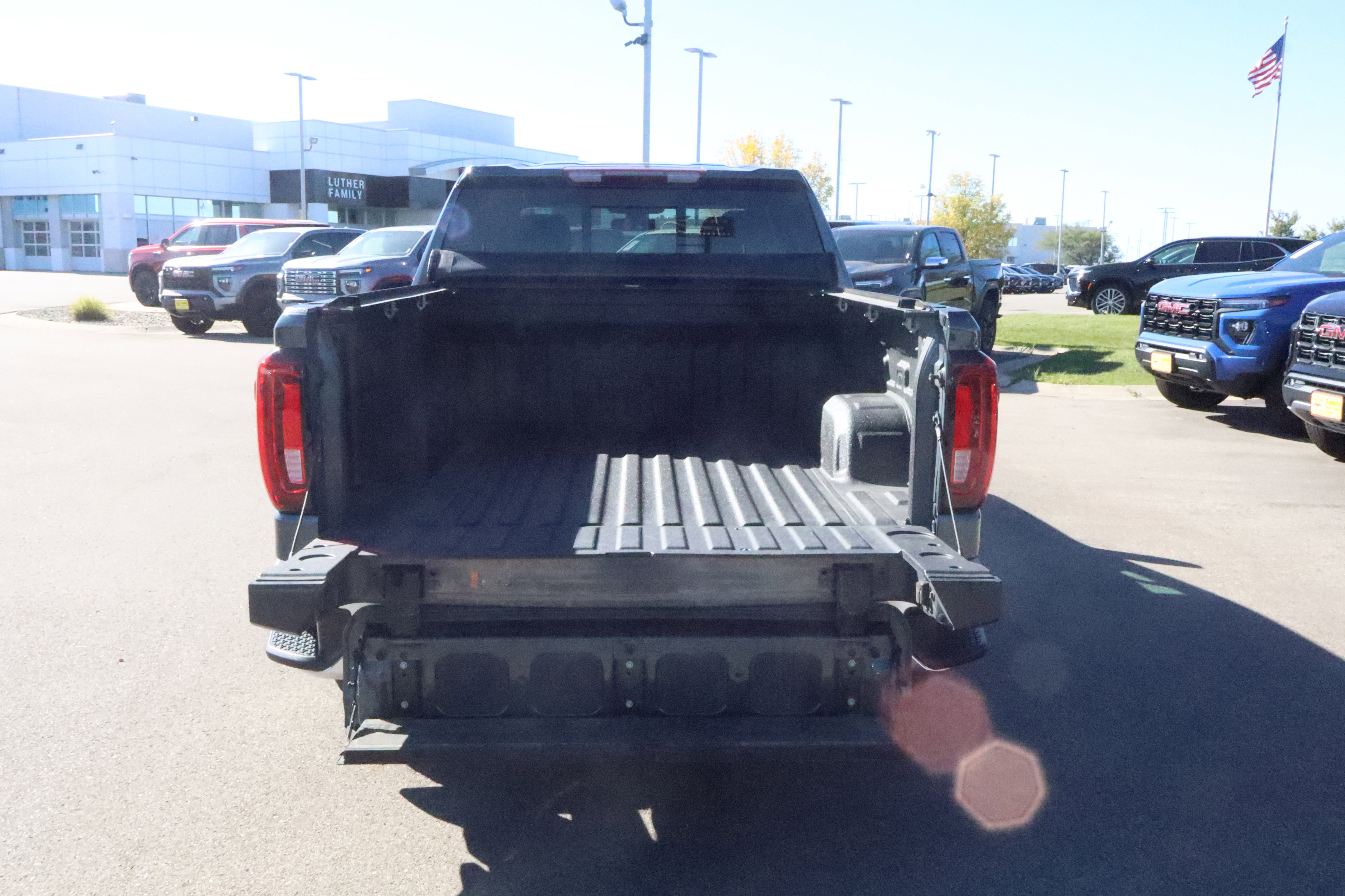 Used 2021 GMC Sierra 1500 SLT w/ SLT Premium Plus Package image 16