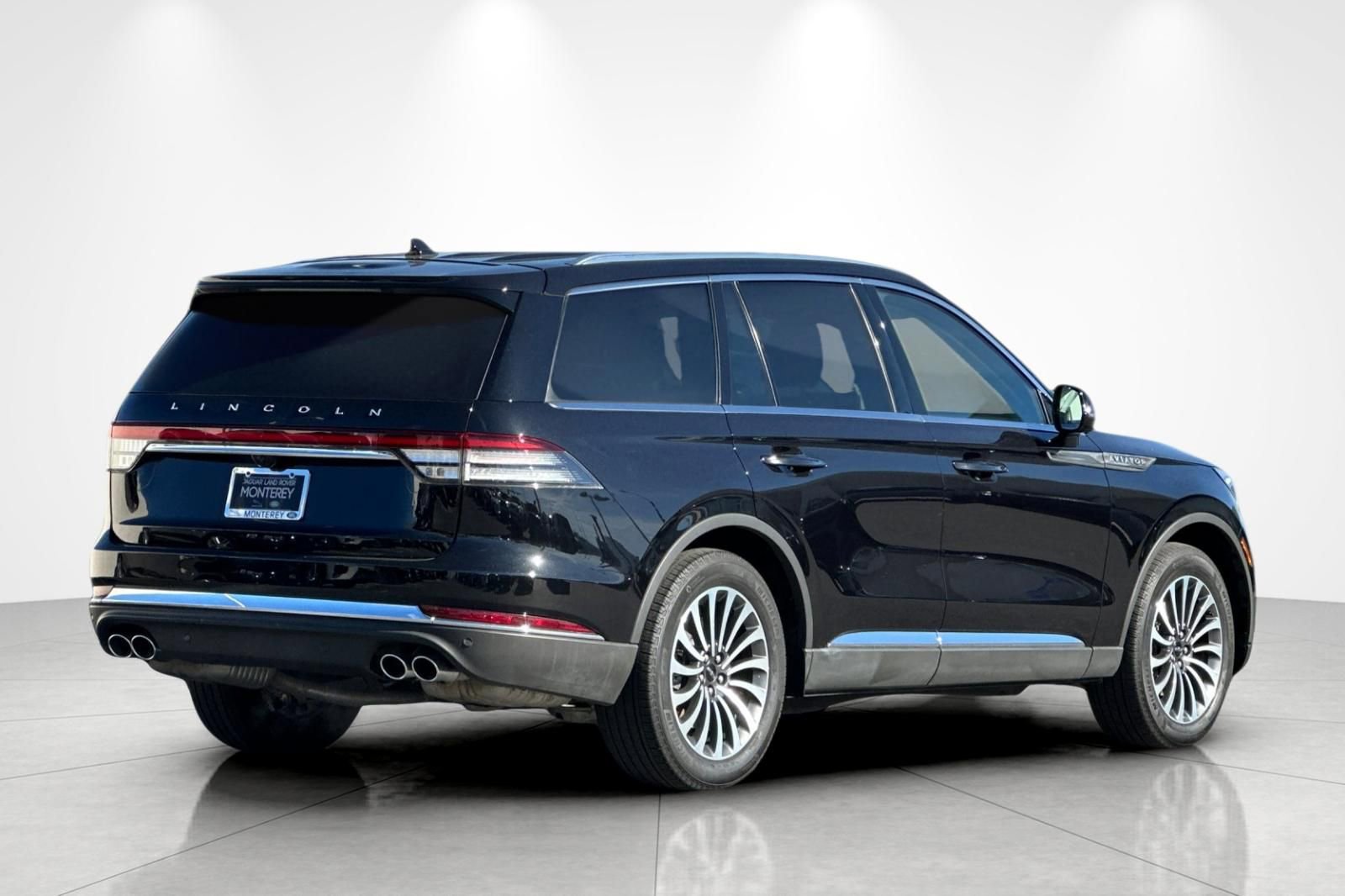 Used 2024 Lincoln Aviator Reserve image 6