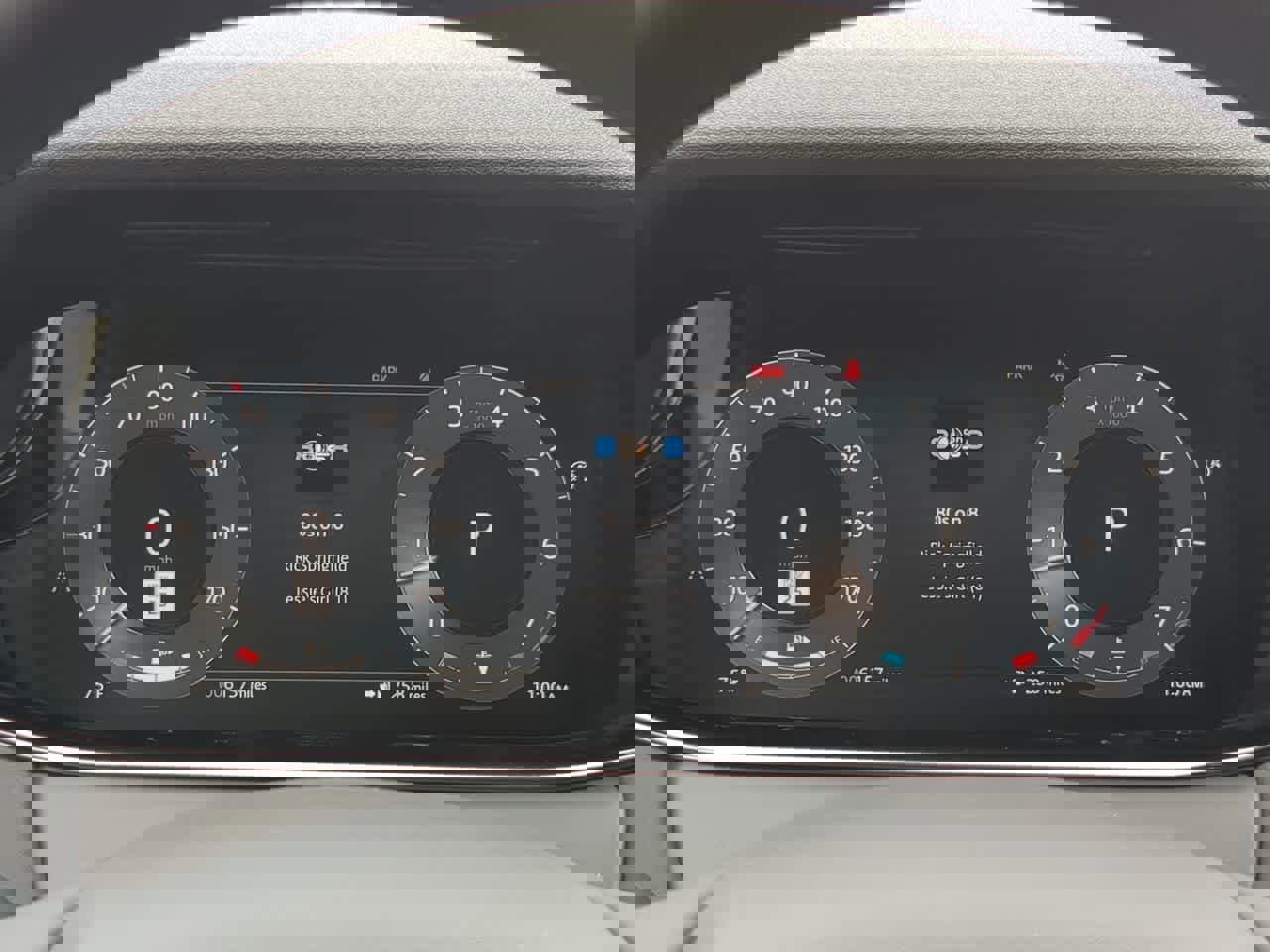 Certified 2025 Land Rover Range Rover Evoque Dynamic SE image 35