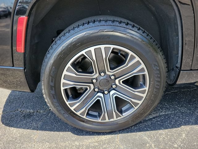 Used 2024 Jeep Wagoneer Series II w/ Flexible Seating Group RWD image 34