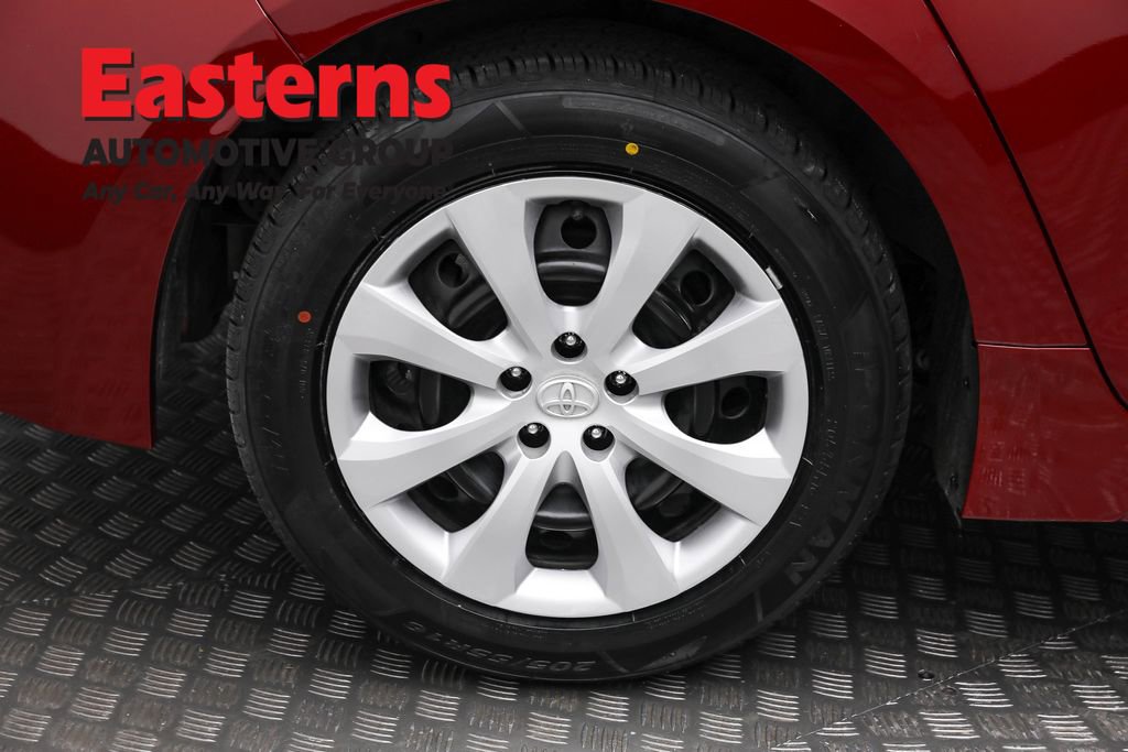 Used 2025 Toyota Corolla LE image 30