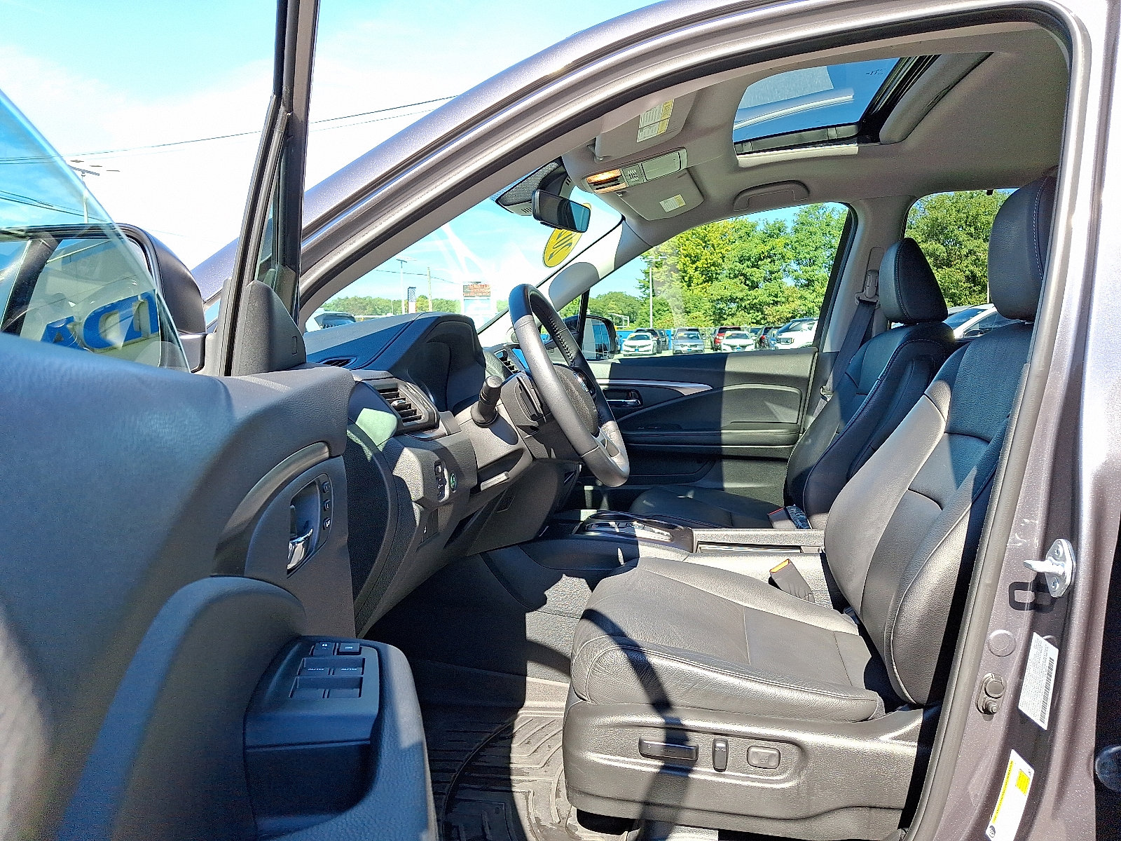 Used 2022 Honda Pilot Special Edition image 15