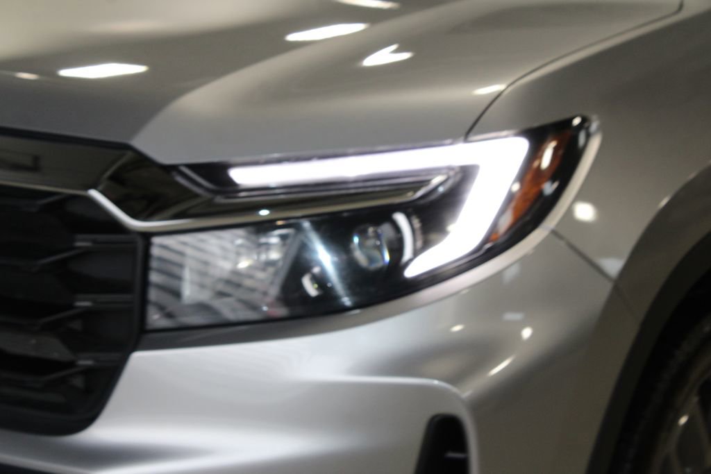 Used 2023 Honda Passport EX-L image 2