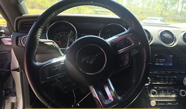 Used 2017 Ford Mustang Coupe RWD image 11