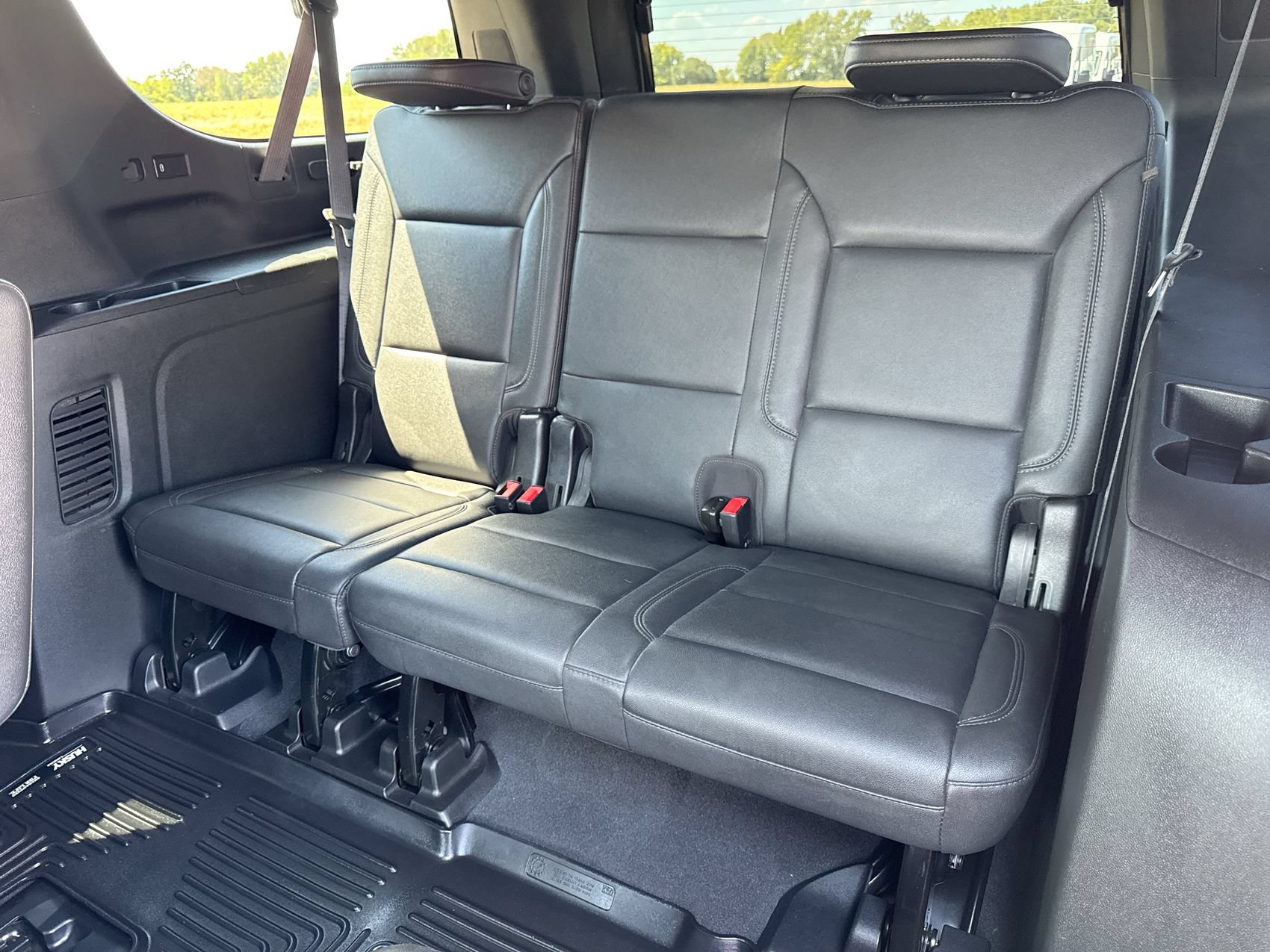 Used 2022 Chevrolet Suburban Z71 w/ Luxury Package AWD/4WD image 22