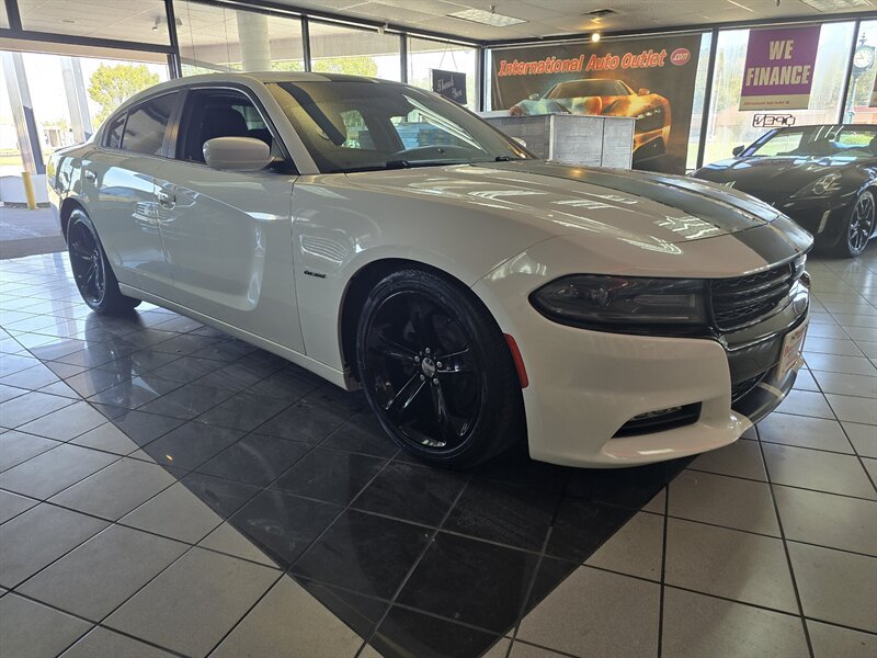 Used 2016 Dodge Charger R/T RWD image 2