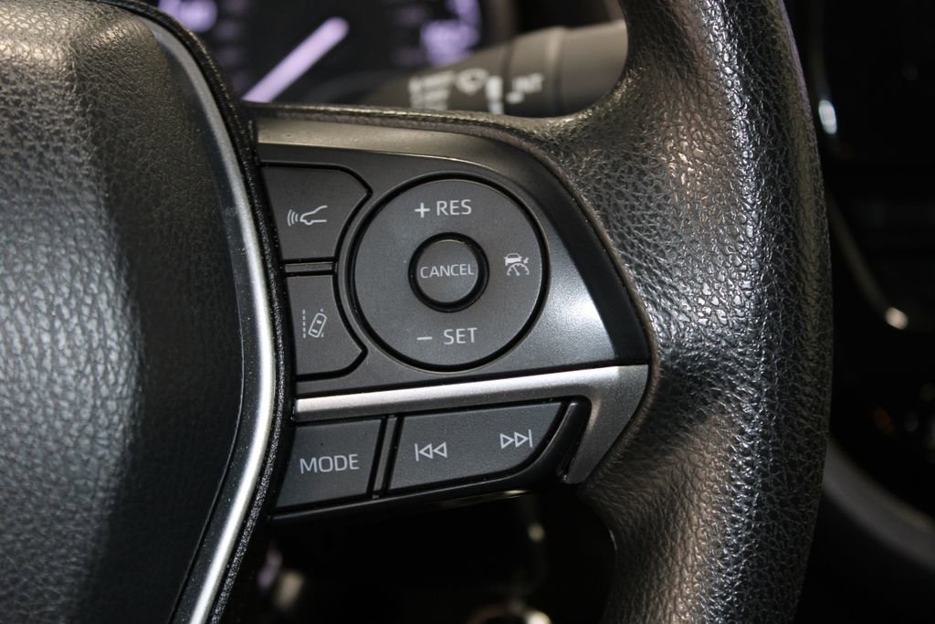 Used 2022 Toyota Camry LE FWD image 28
