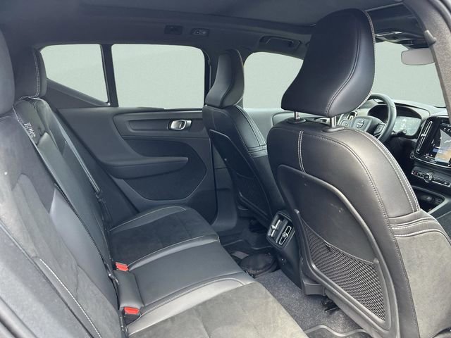 Used 2022 Volvo XC40 T5 R-Design w/ Advanced Package AWD/4WD image 14