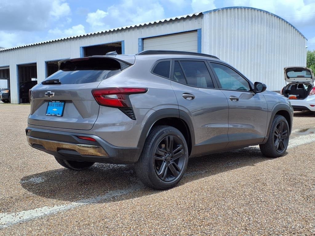 Used 2025 Chevrolet Trax ACTIV w/ Driver Confidence Package image 5