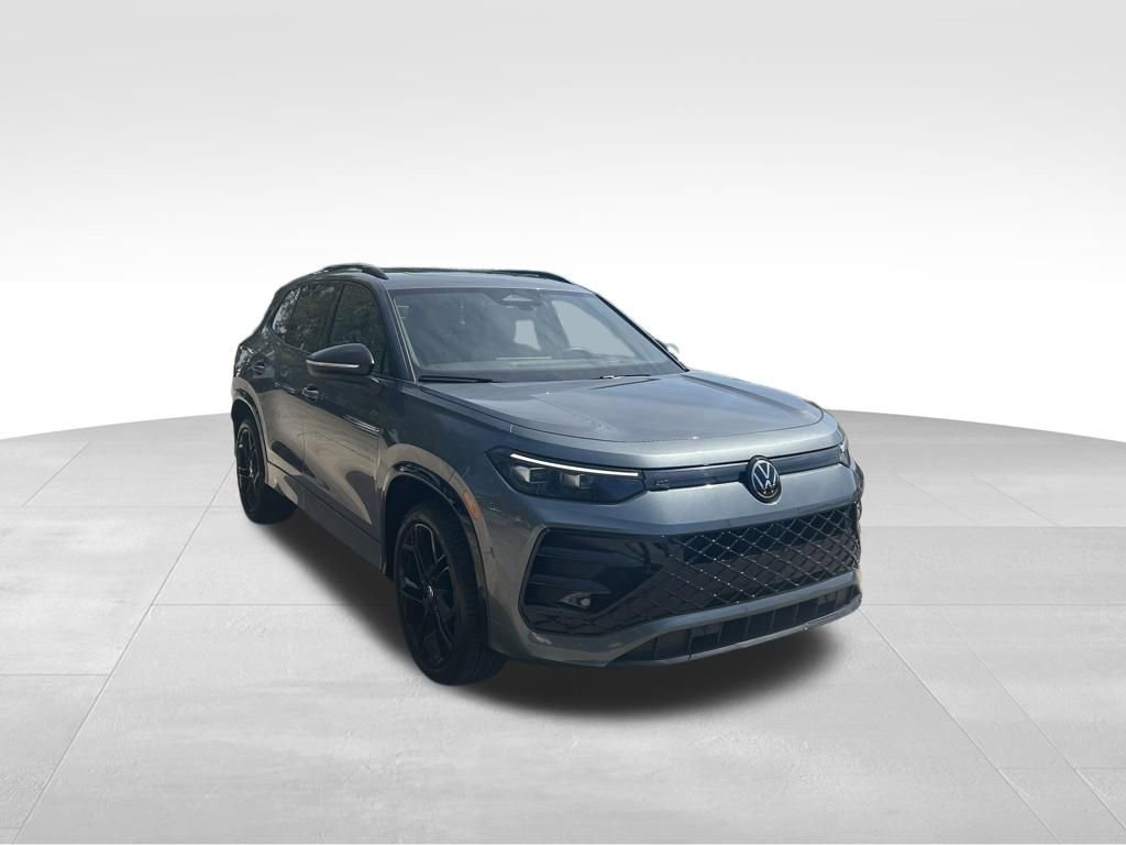Certified 2025 Volkswagen Tiguan SE R-Line AWD/4WD image 7