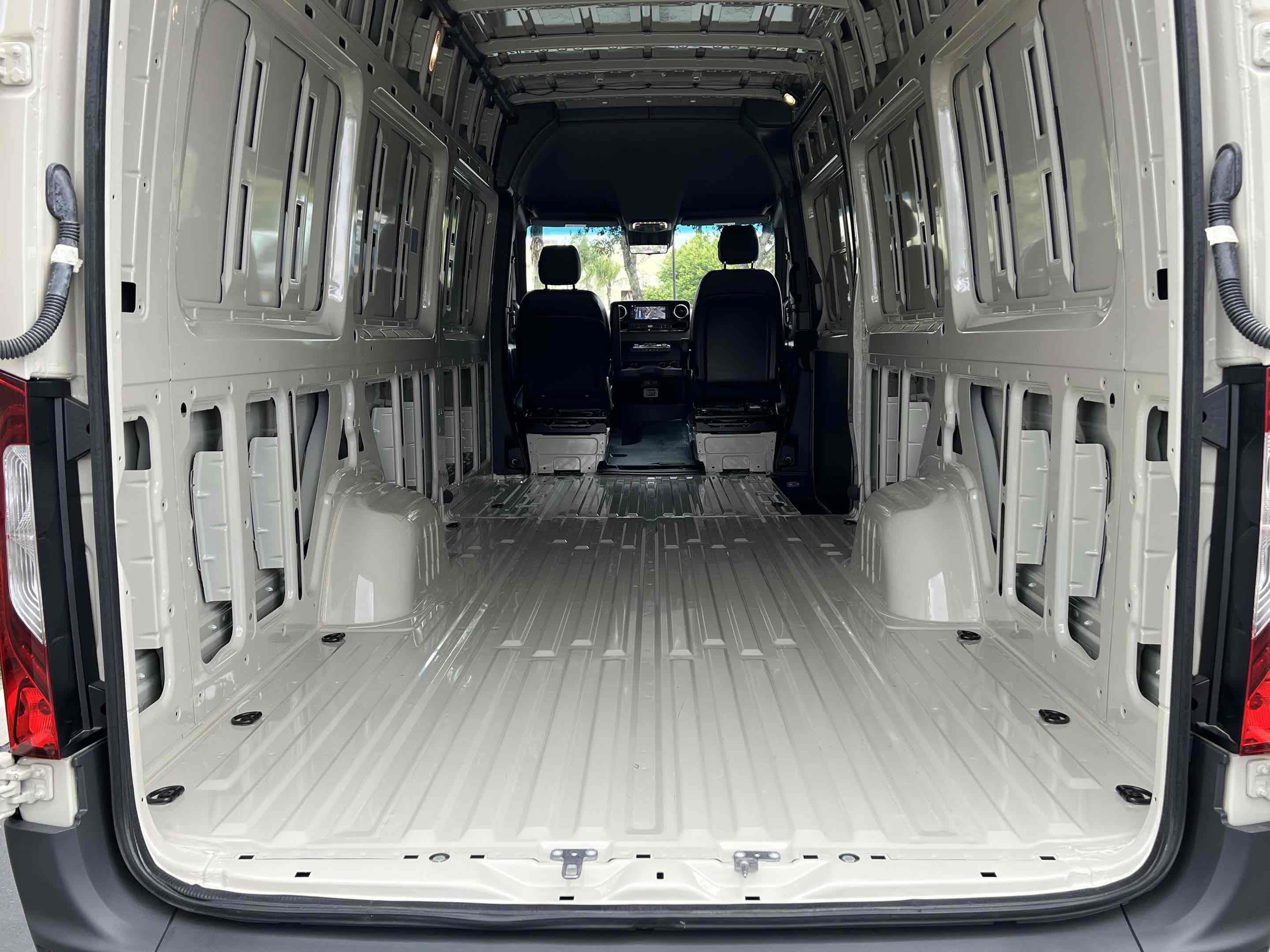 Used 2025 Mercedes-Benz Sprinter 2500 image 65