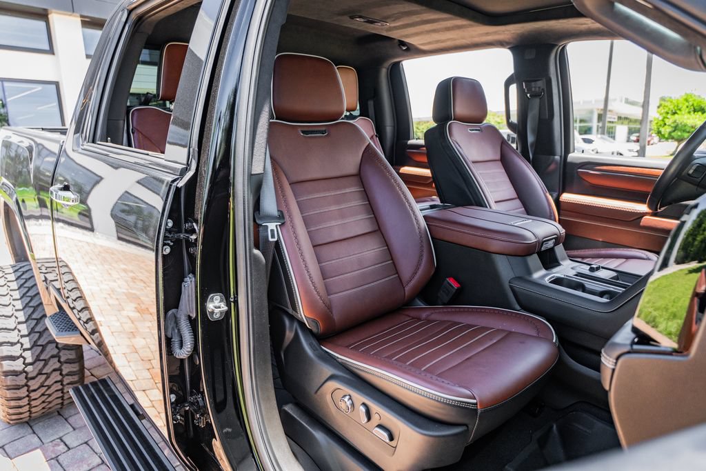 Used 2024 GMC Sierra 3500 Denali Ultimate AWD/4WD image 43