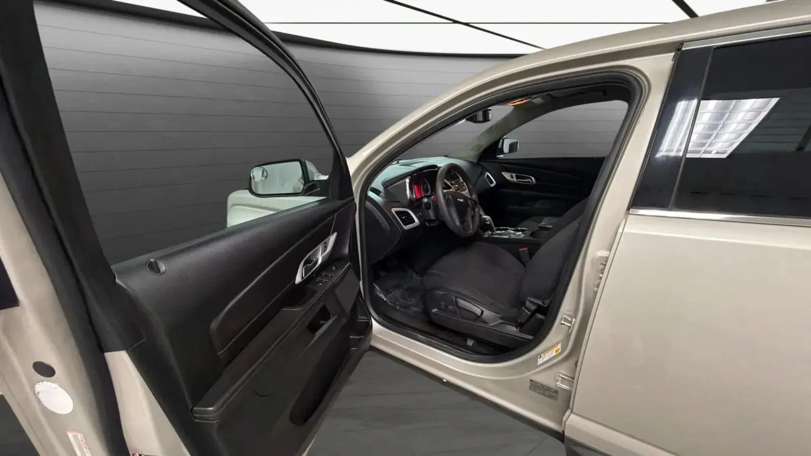 Used 2015 GMC Terrain SLE FWD image 20