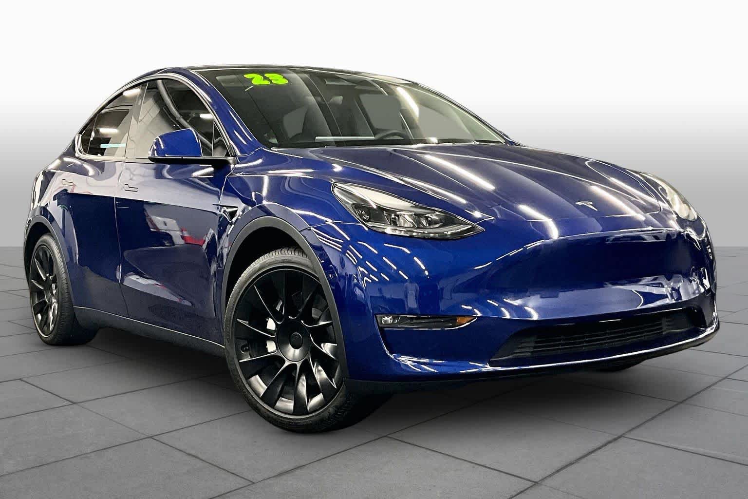 Used 2023 Tesla Model Y Long Range AWD/4WD image 2