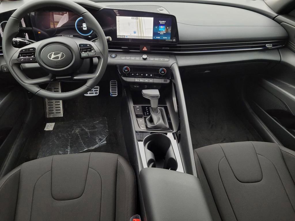 New 2025 Hyundai Elantra SEL FWD image 10