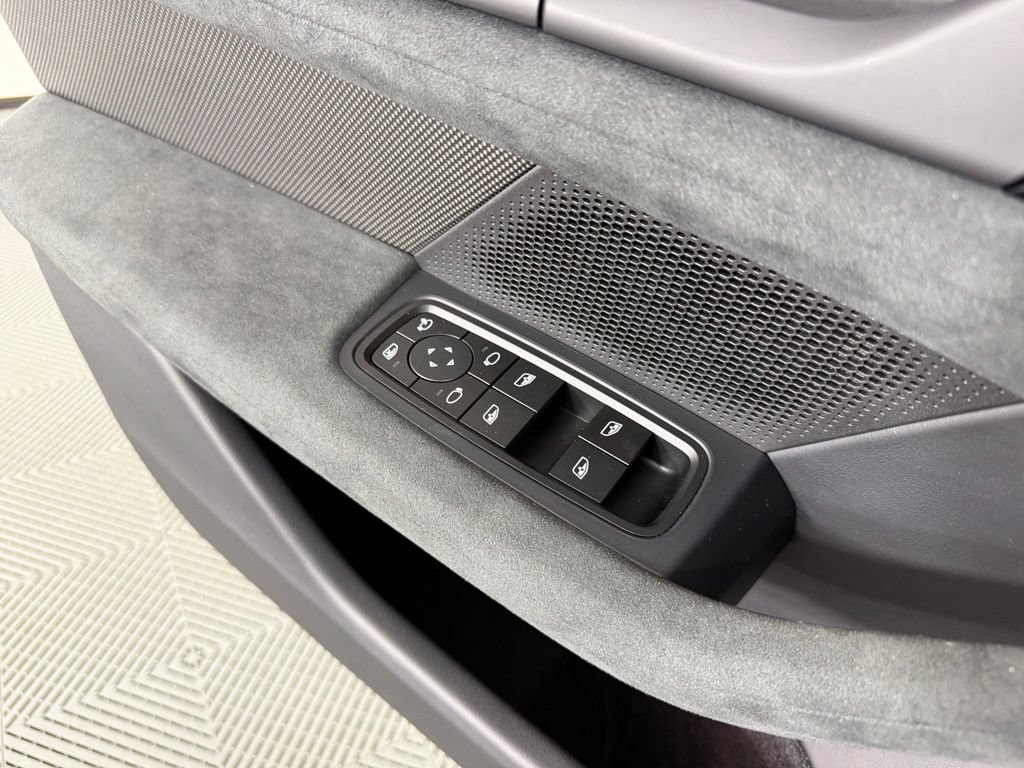 New 2026 Porsche Taycan GTS AWD/4WD image 21