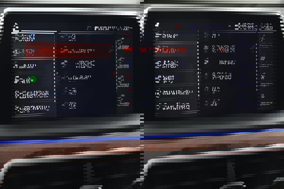 Used 2022 BMW ALPINA B7 xDrive w/ Luxury Rear Seating Package image 62