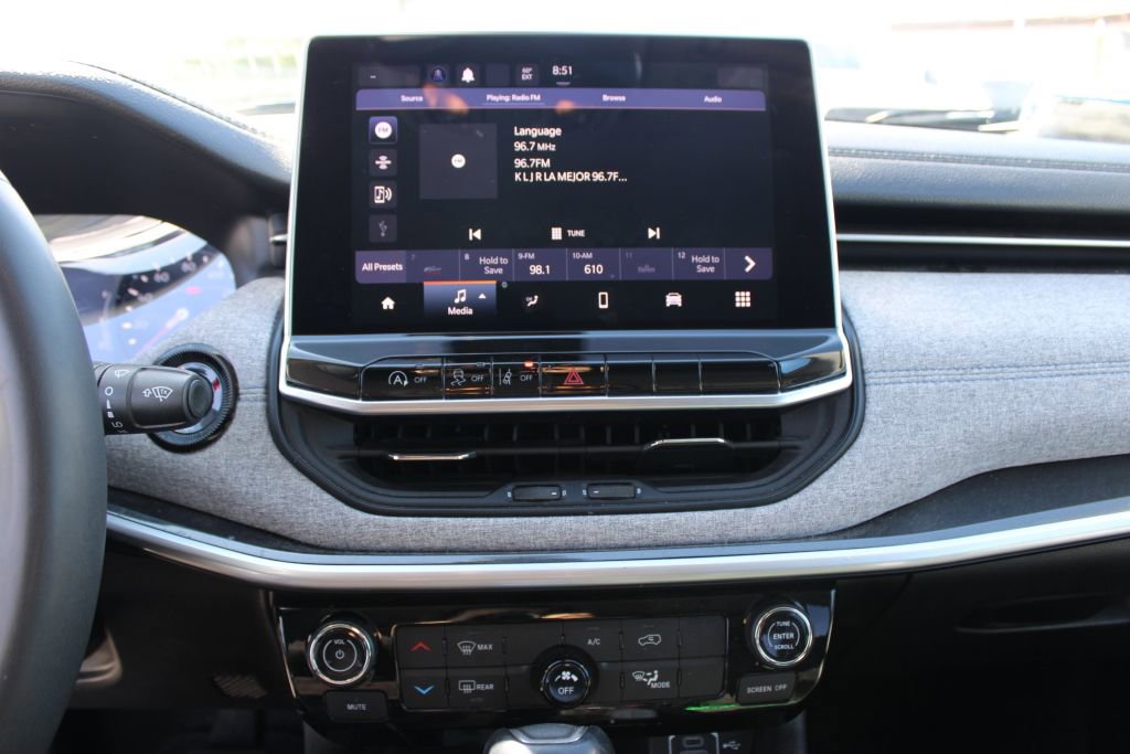 Used 2022 Jeep Compass Latitude image 21