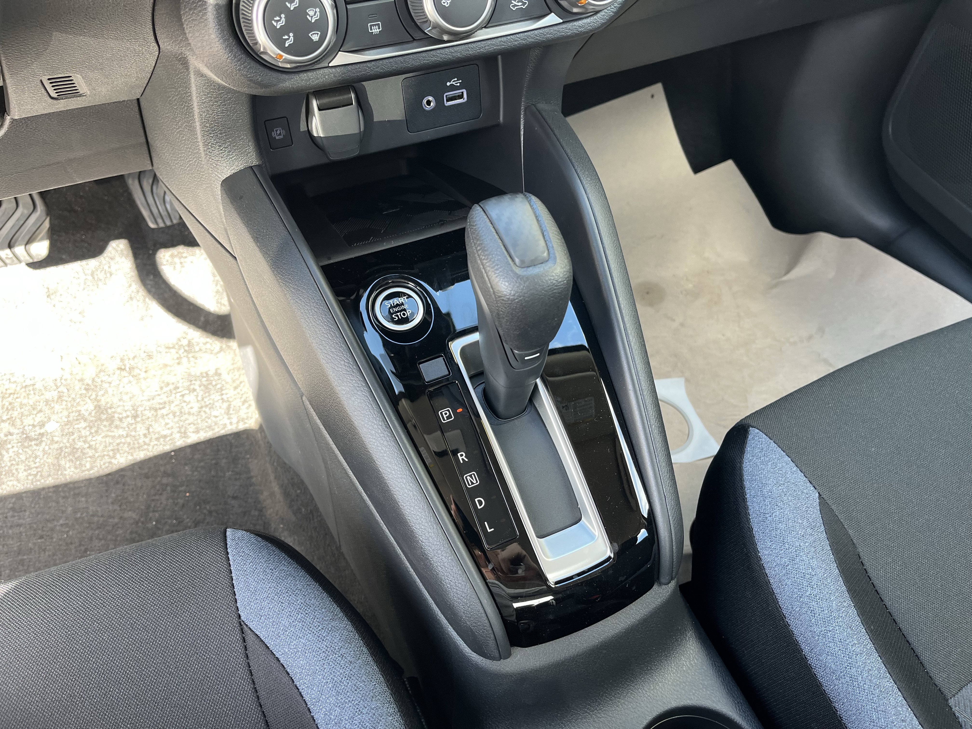 New 2025 Nissan Versa SV w/ Trunk Package FWD image 19