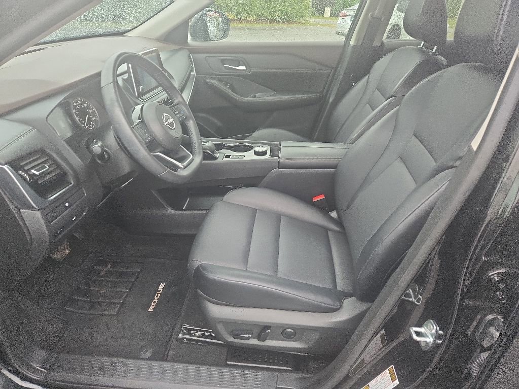 Used 2023 Nissan Rogue SV w/ SV Premium Package AWD/4WD image 9