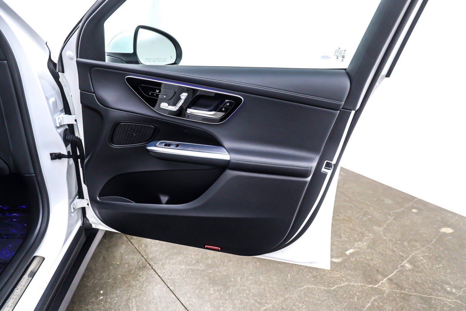 Certified 2025 Mercedes-Benz GLC 300 image 25