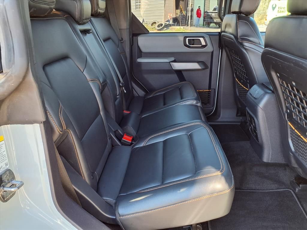 Used 2023 Ford Bronco Badlands w/ Sasquatch Package image 17