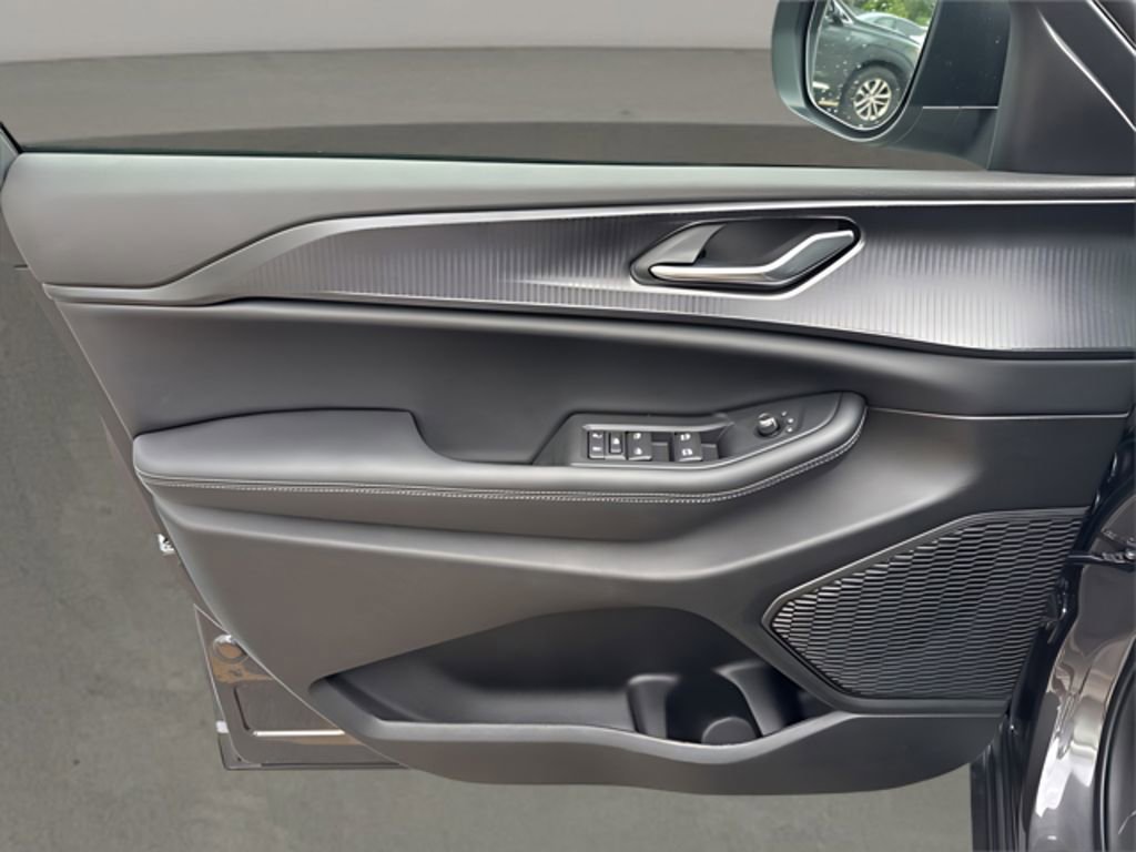 New 2025 Jeep Grand Cherokee L Laredo w/ Luxury Tech Group I image 12