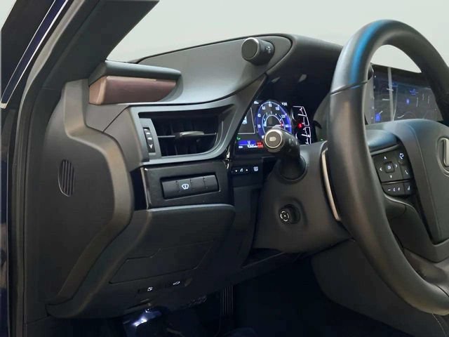 Used 2025 Lexus ES 350 w/ Premium Package FWD image 17