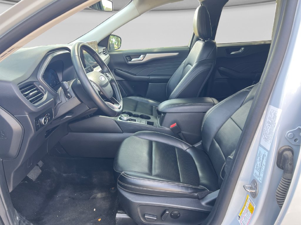 Used 2025 Ford Escape Platinum AWD/4WD image 17