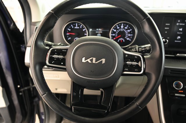 Used 2022 Kia Carnival LX image 23