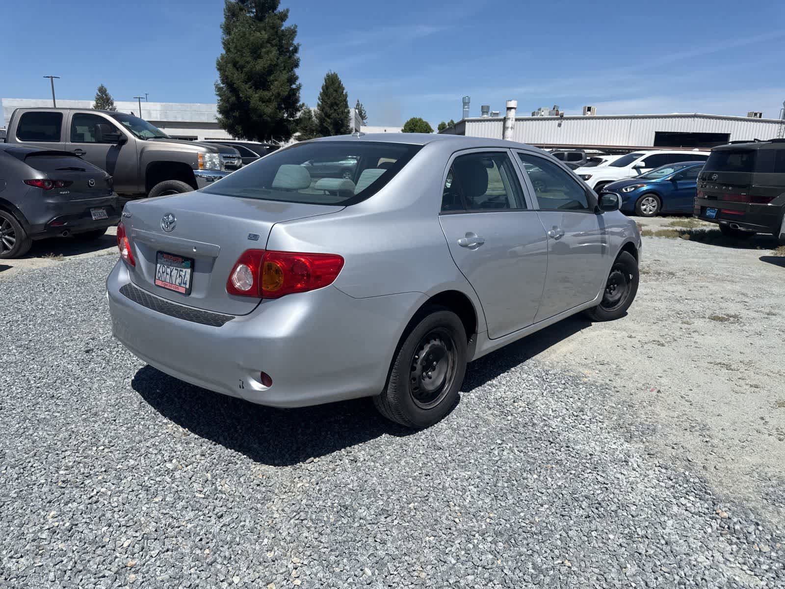 Used 2010 Toyota Corolla LE image 5