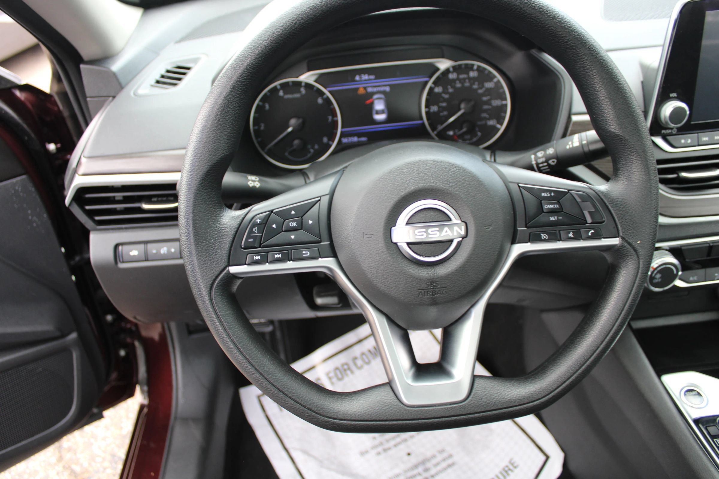 Used 2024 Nissan Altima 2.5 SV FWD image 12