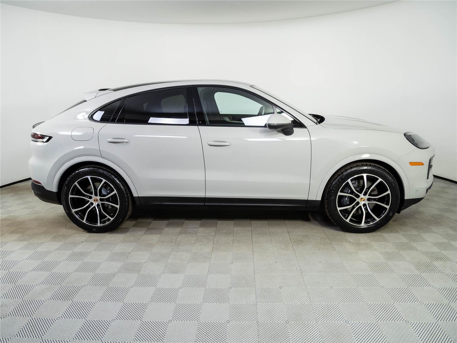 New 2026 Porsche Cayenne Coupe AWD/4WD image 28