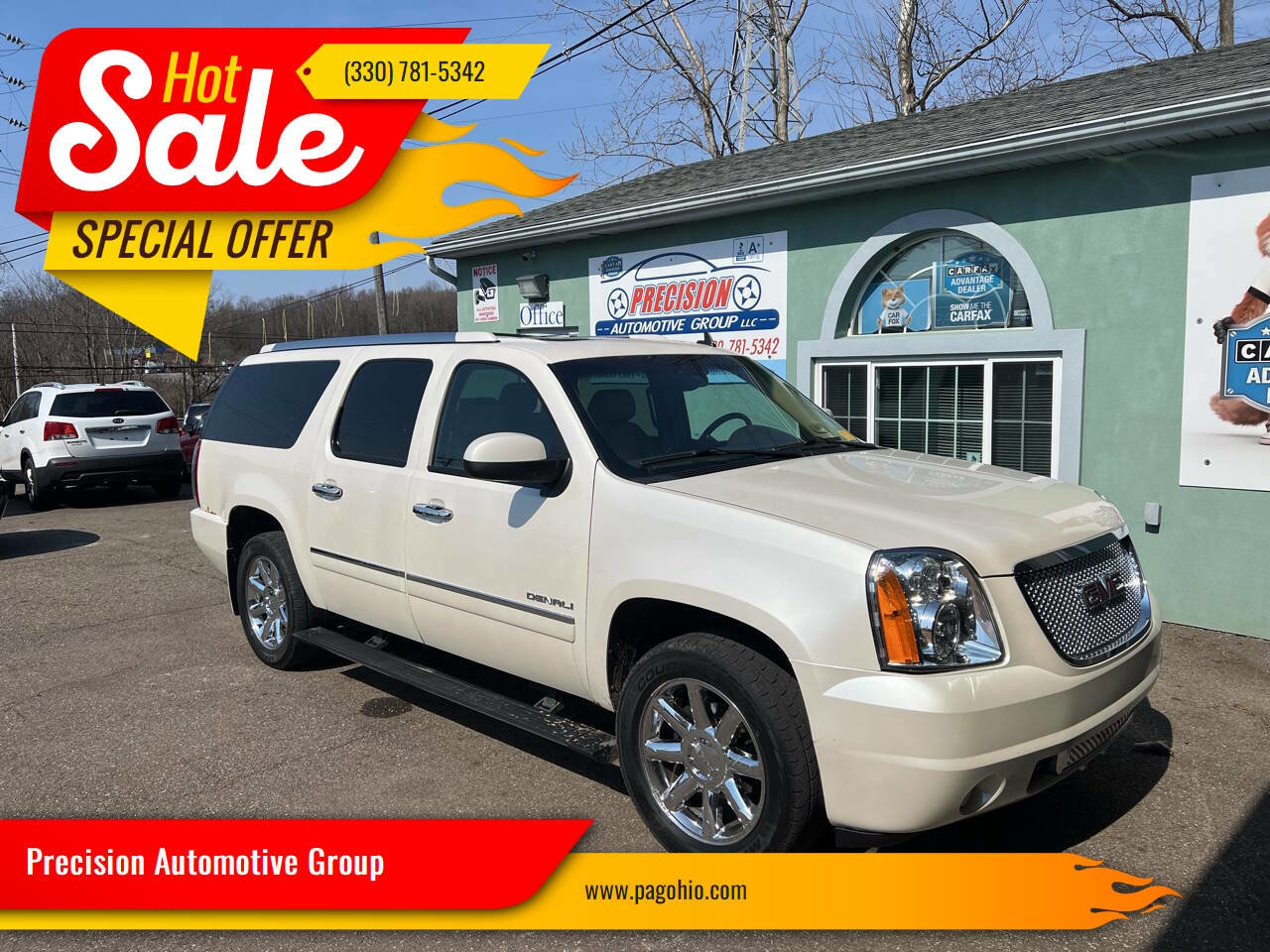 Used 2011 GMC Yukon XL Denali AWD/4WD image 1