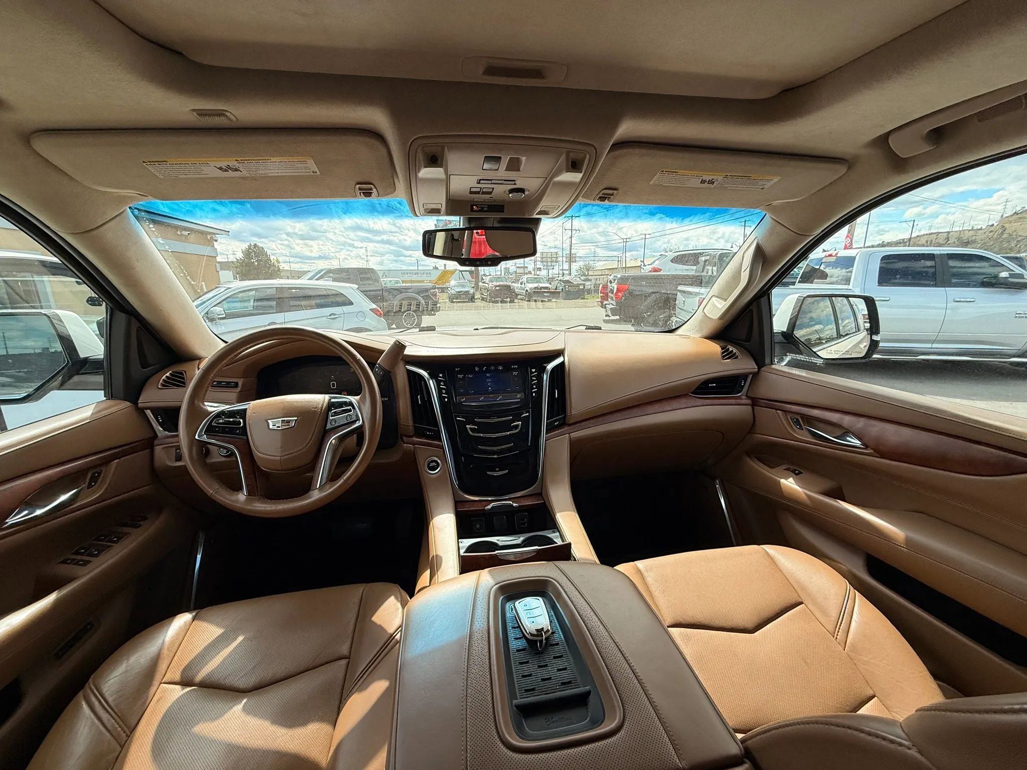 Used 2015 Cadillac Escalade Platinum AWD/4WD image 16