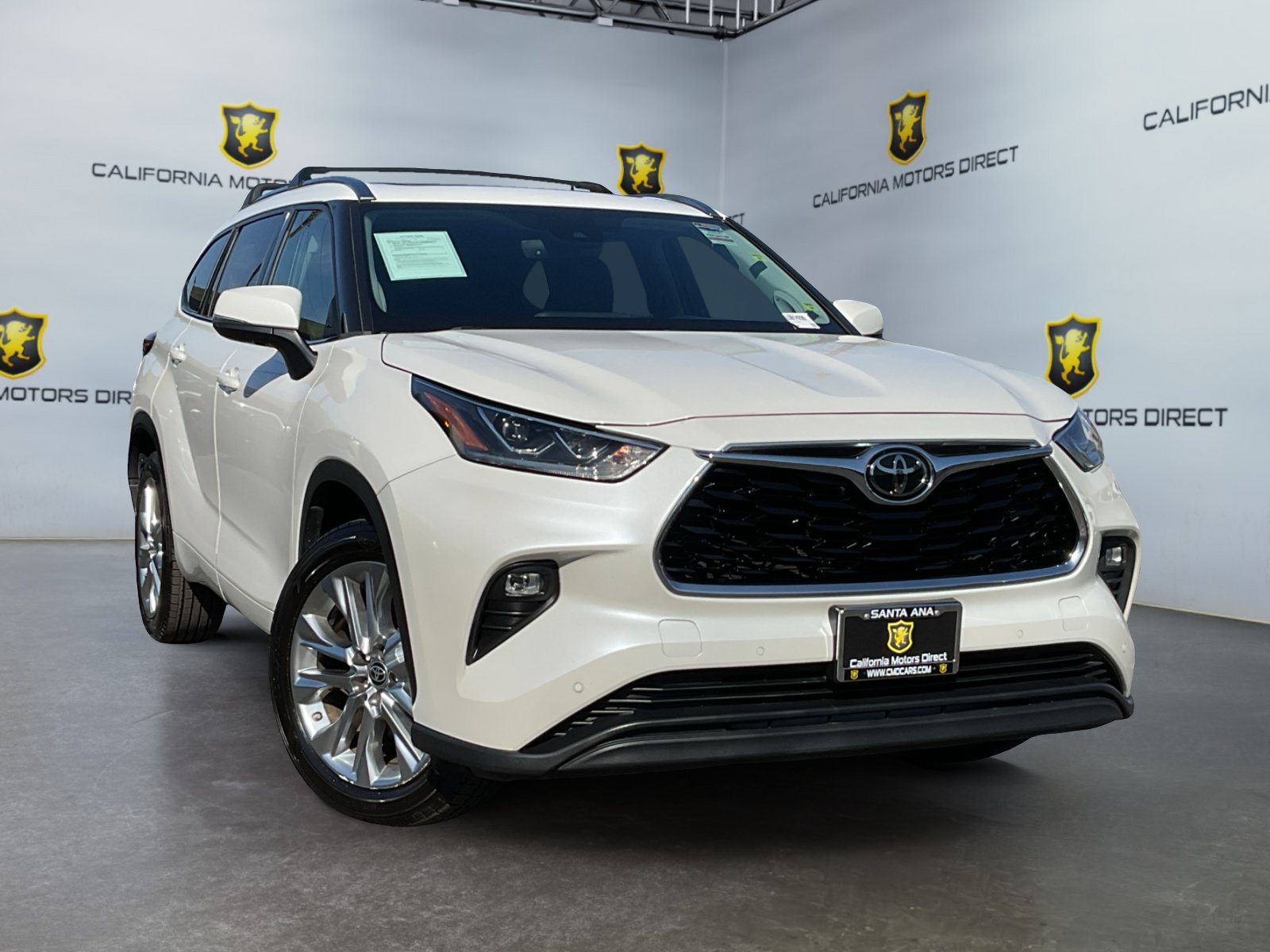 Used 2022 Toyota RAV4 XSE w/ XSE Grade Weather Package AWD/4WD image 3
