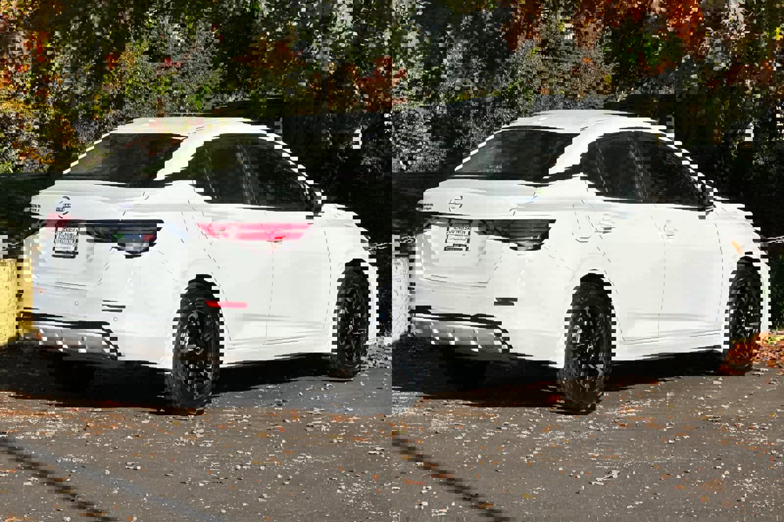 New 2025 Nissan Sentra SV image 2