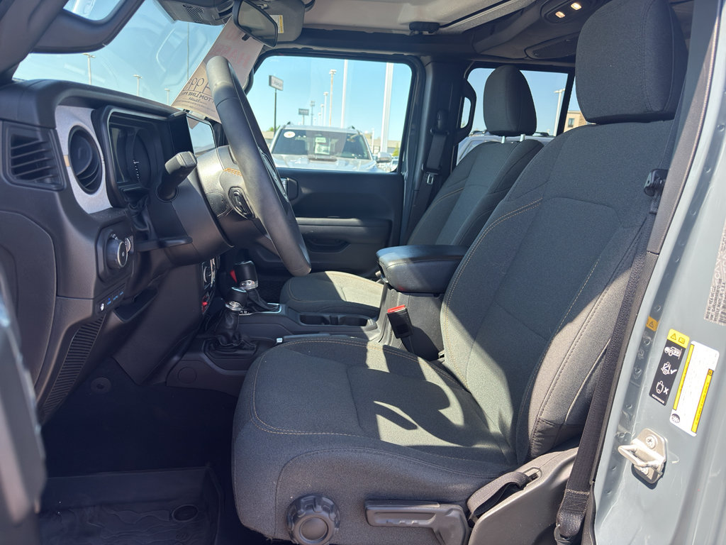 Used 2024 Jeep Wrangler Unlimited AWD/4WD image 11
