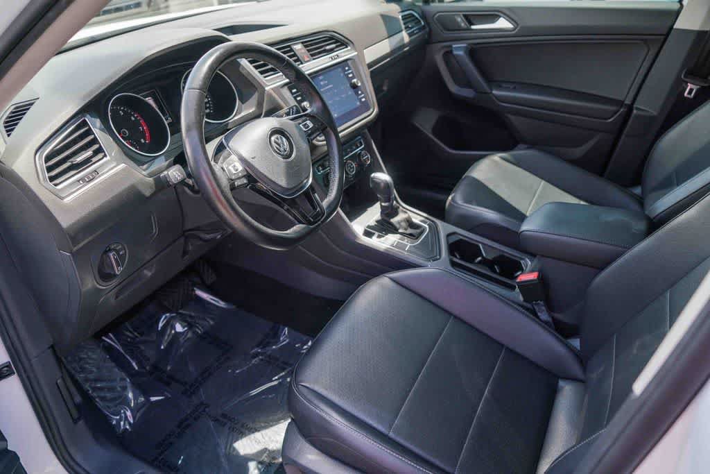 Used 2019 Volkswagen Tiguan SE w/ Panoramic Sunroof Package FWD image 16