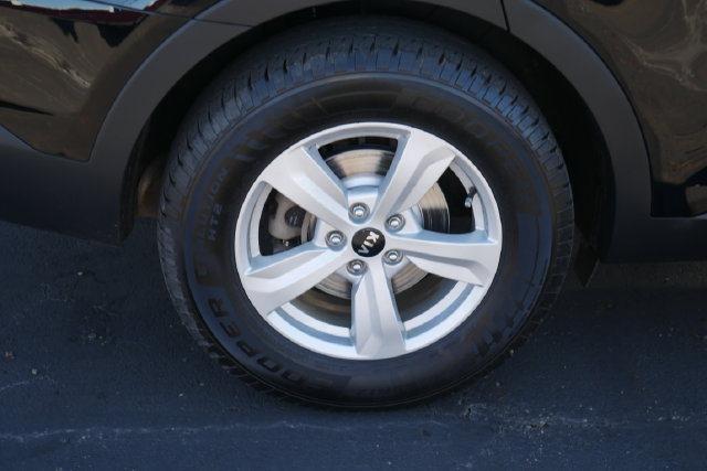Used 2021 Kia Sorento LX FWD image 10