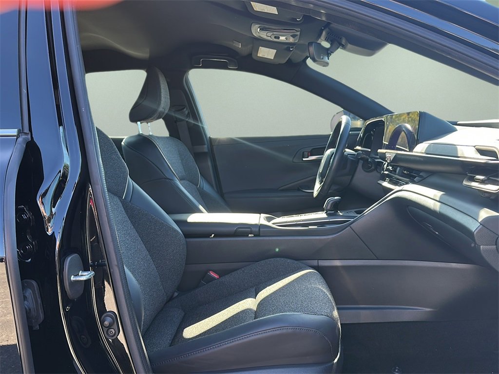 Used 2023 Toyota Crown XLE image 21