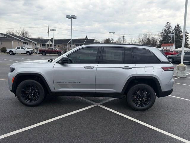 New 2026 Jeep Grand Cherokee Altitude AWD/4WD image 4