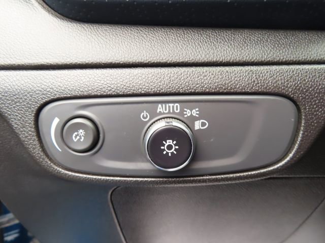 Used 2023 Chevrolet Bolt EUV Premier w/ Super Cruise Package FWD image 37