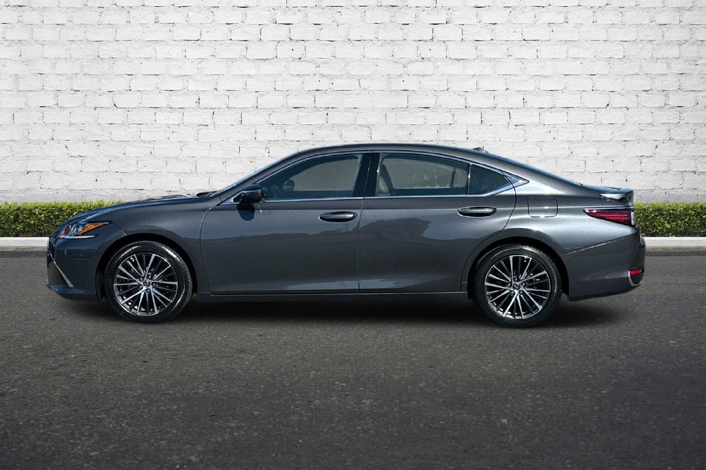 Used 2025 Lexus ES 300h w/ Premium Package FWD image 7