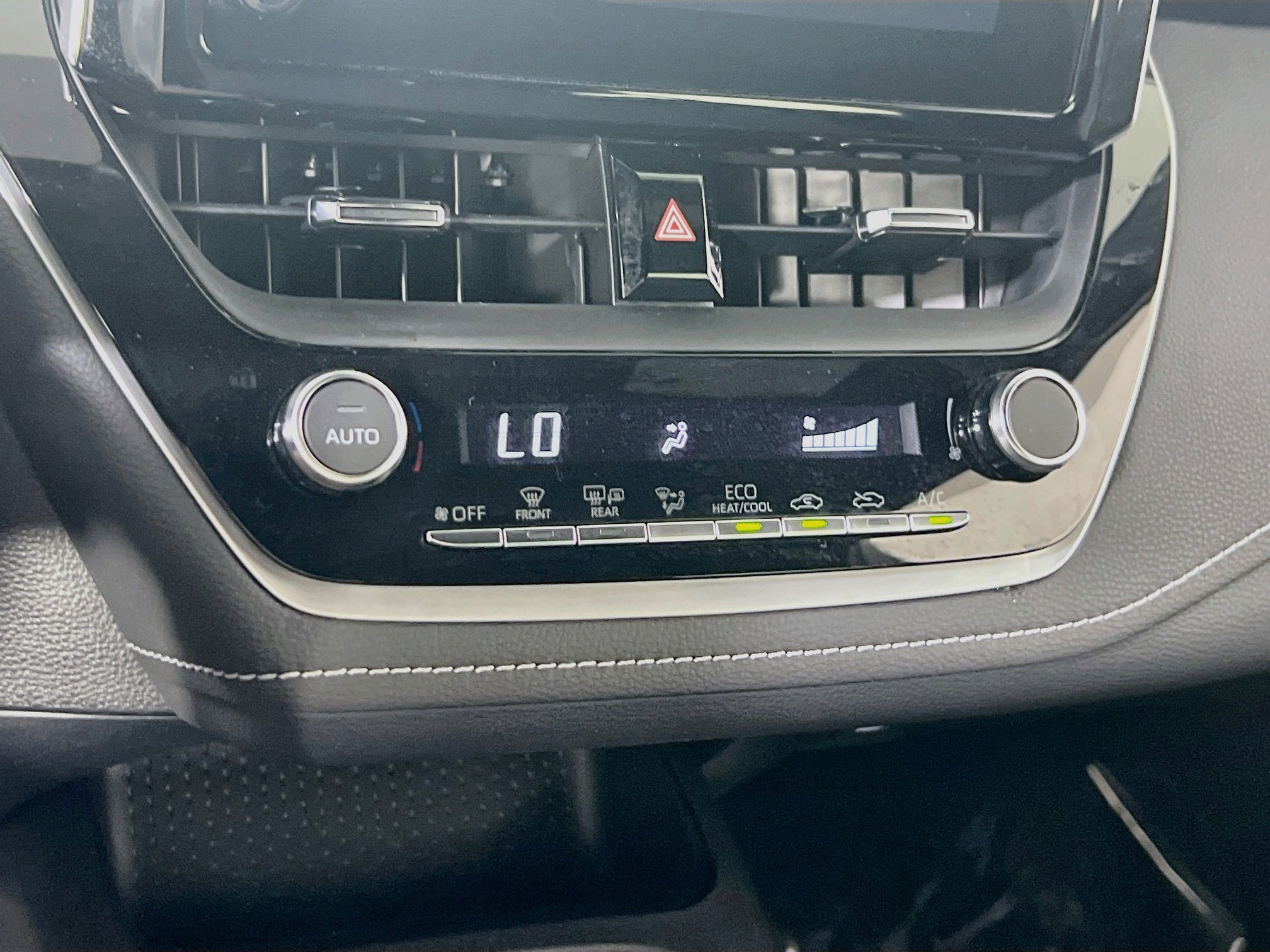 Used 2024 Toyota Corolla SE image 15