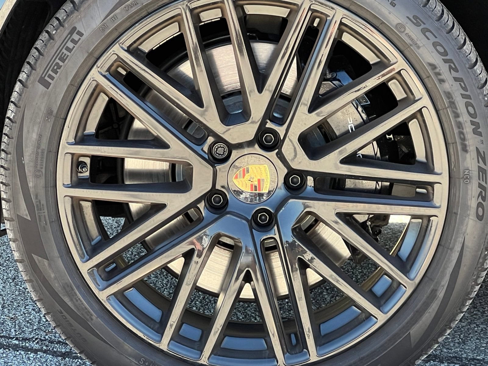Certified 2025 Porsche Cayenne E-Hybrid AWD/4WD image 11