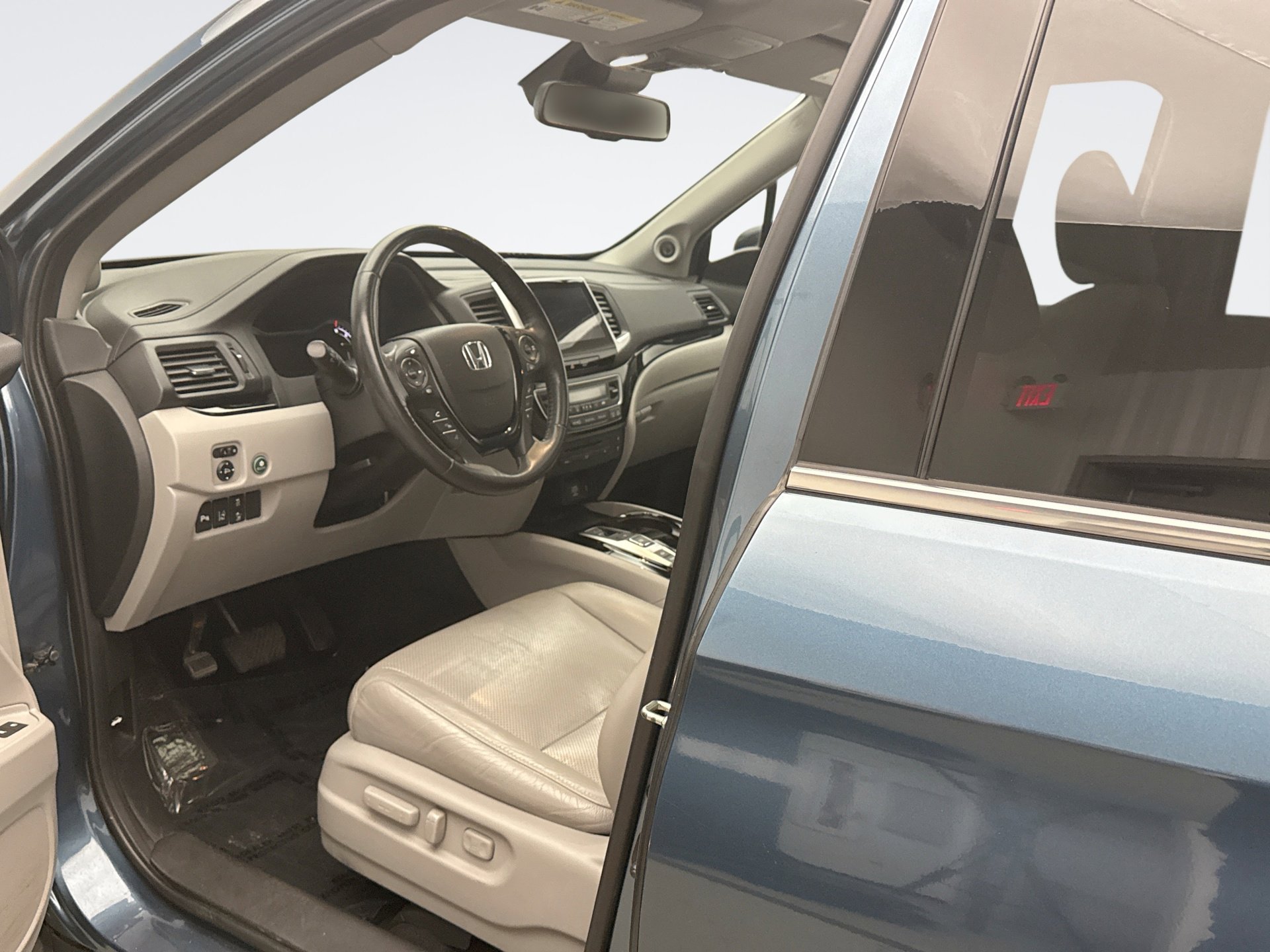 Used 2017 Honda Pilot Elite image 10