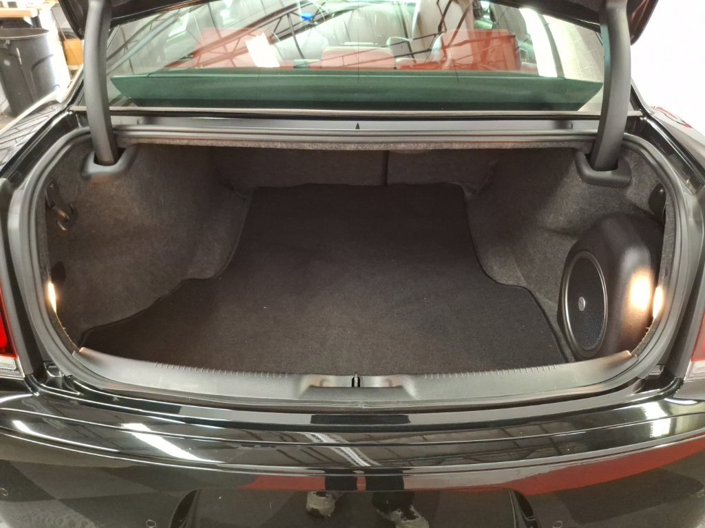 Used 2021 Chrysler 300 S w/ S Model Appearance Package RWD image 11