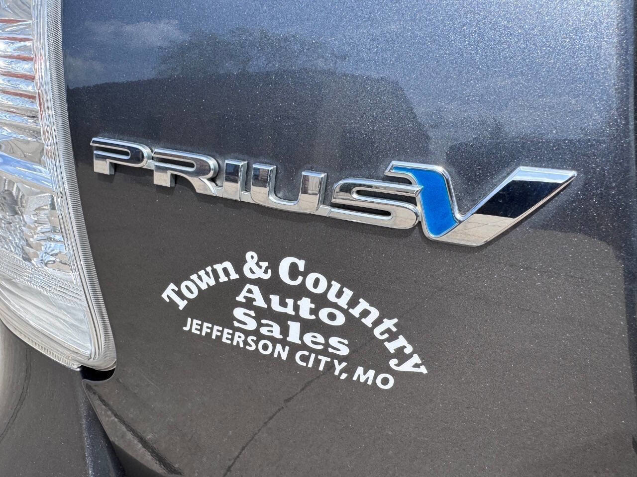 Used 2013 Toyota Prius V Five FWD image 11