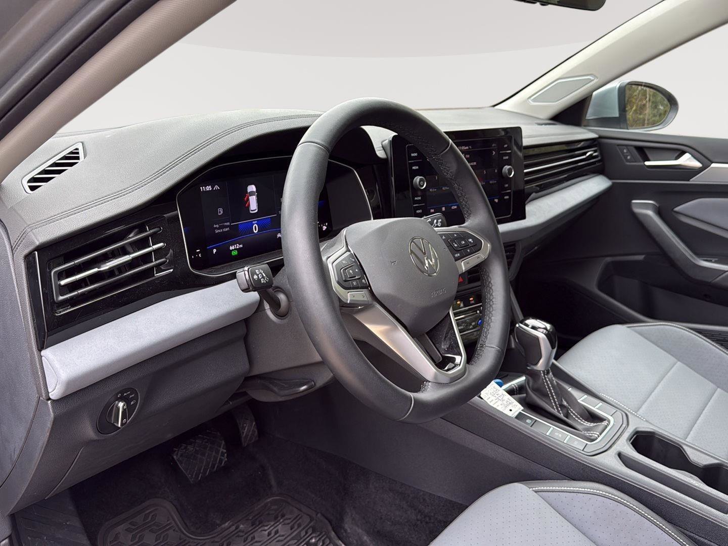 Certified 2025 Volkswagen Jetta SE image 22